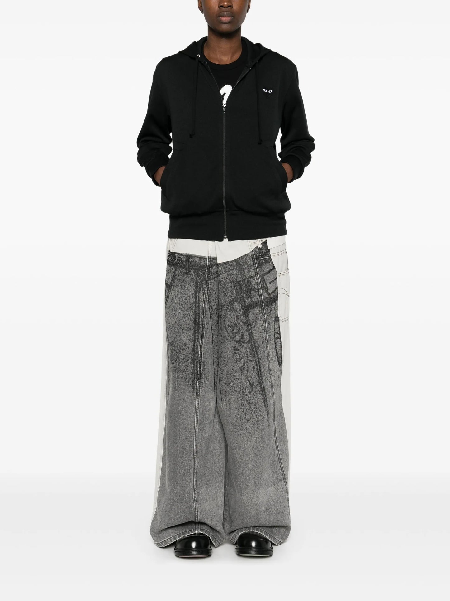 Comme Des Garçons Play Heart-patch Zip-up Hoodie AXT254051 Vue 3