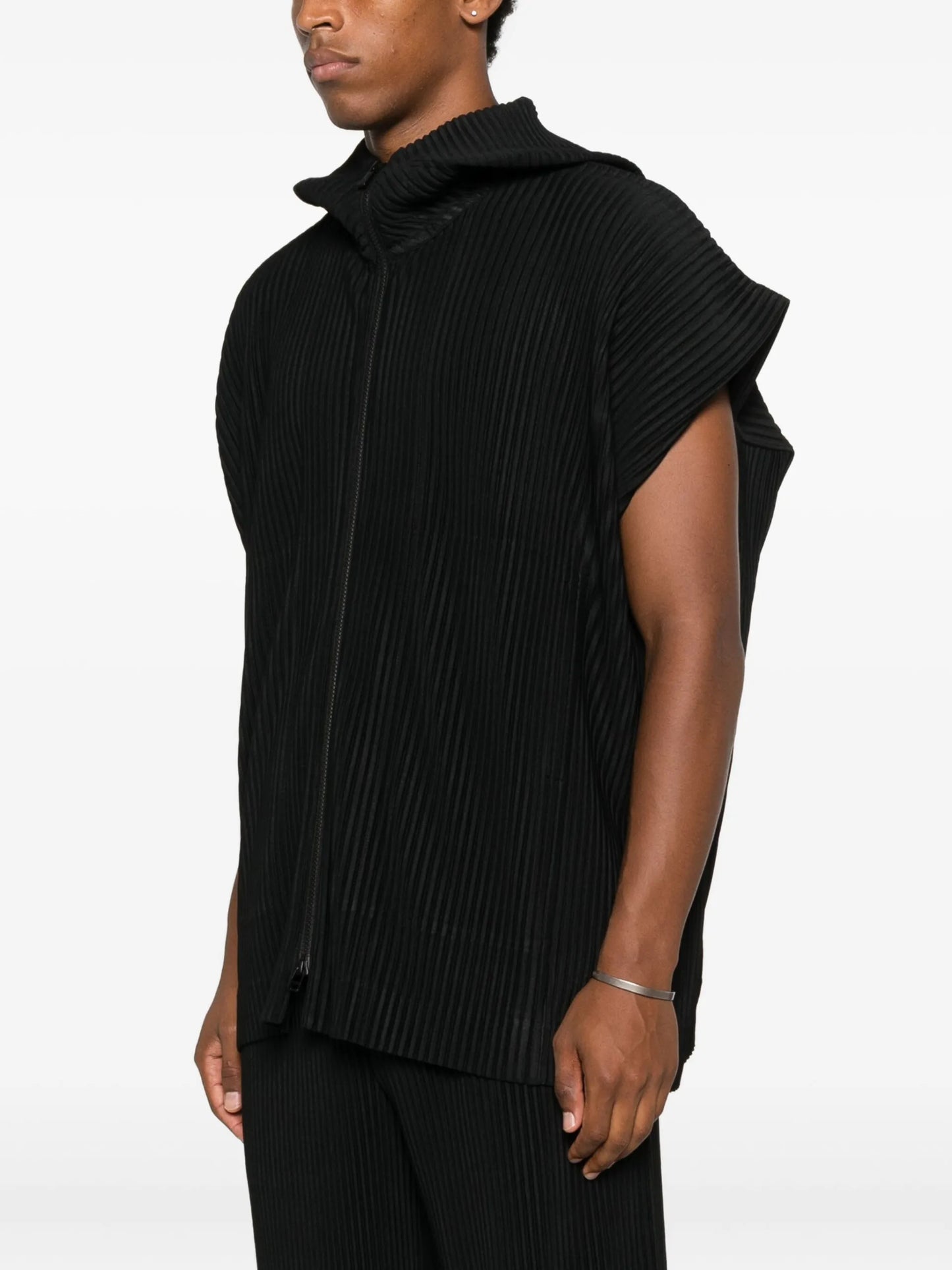 Homme Plissé Issey Miyake Hooded Pleated Gilet - detail - Homme Plissé Issey Miyake