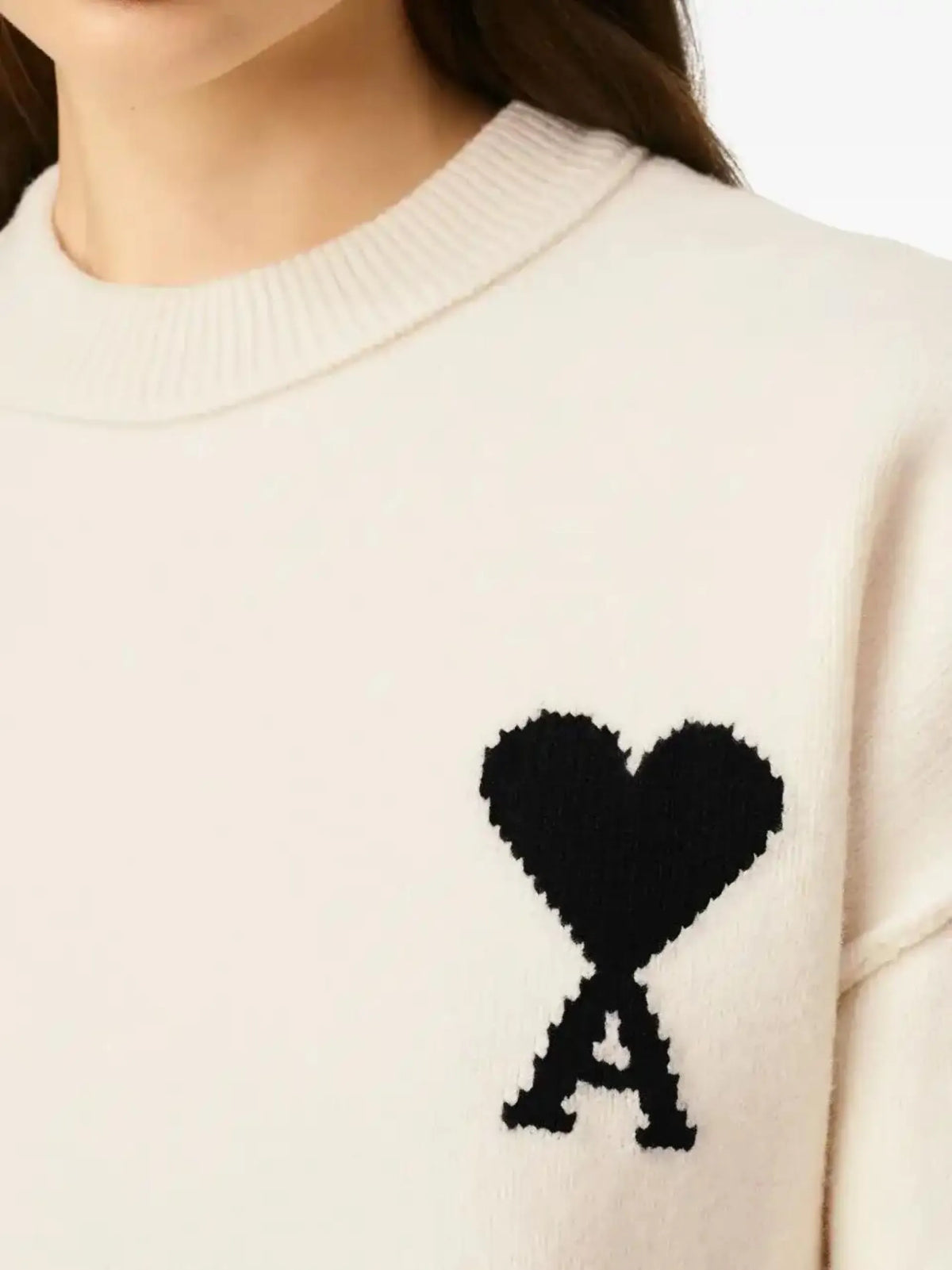 AMI Paris Ami De Coeur crew-neck wool sweater coloris Neutrals - vue 7