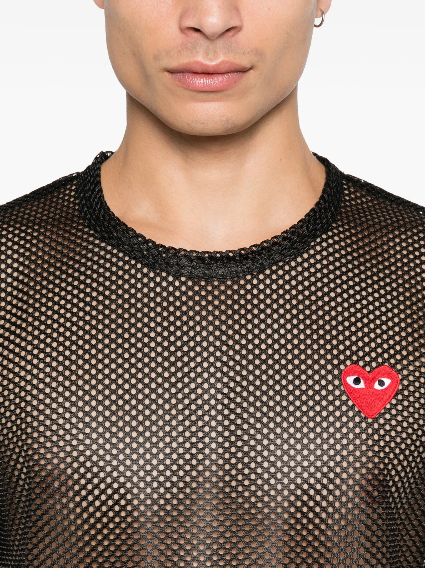Comme Des Garçons Play Mesh Logo-patch T-shirt AXT351 Vue 5