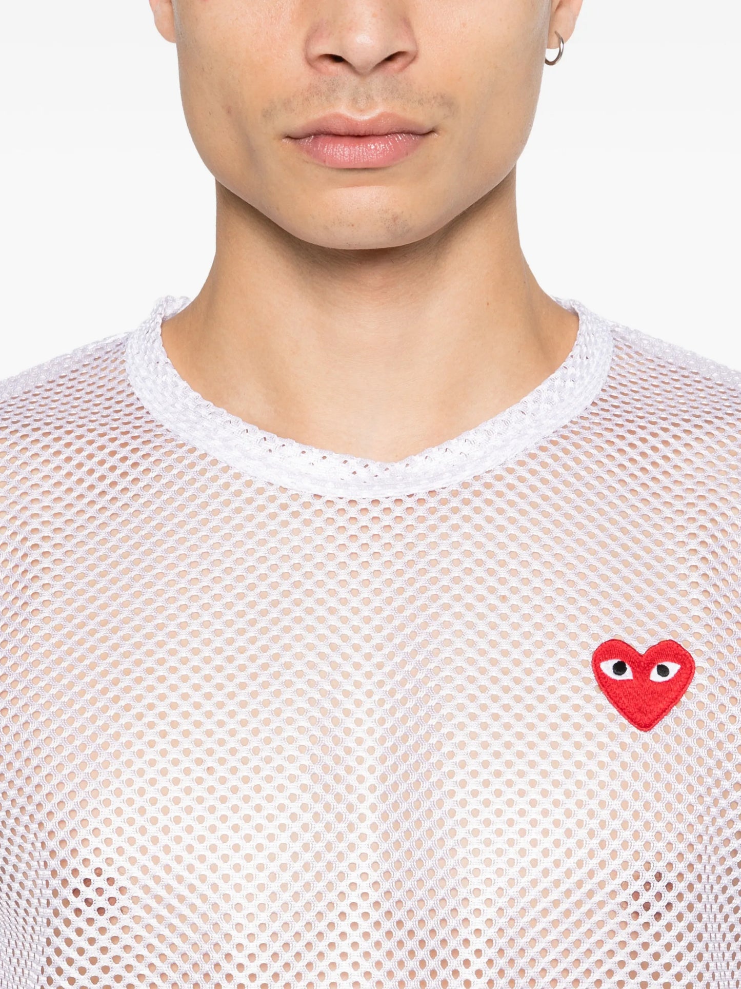 Comme Des Garçons Play Mesh Logo-patch T-shirt AXT351 Vue 5