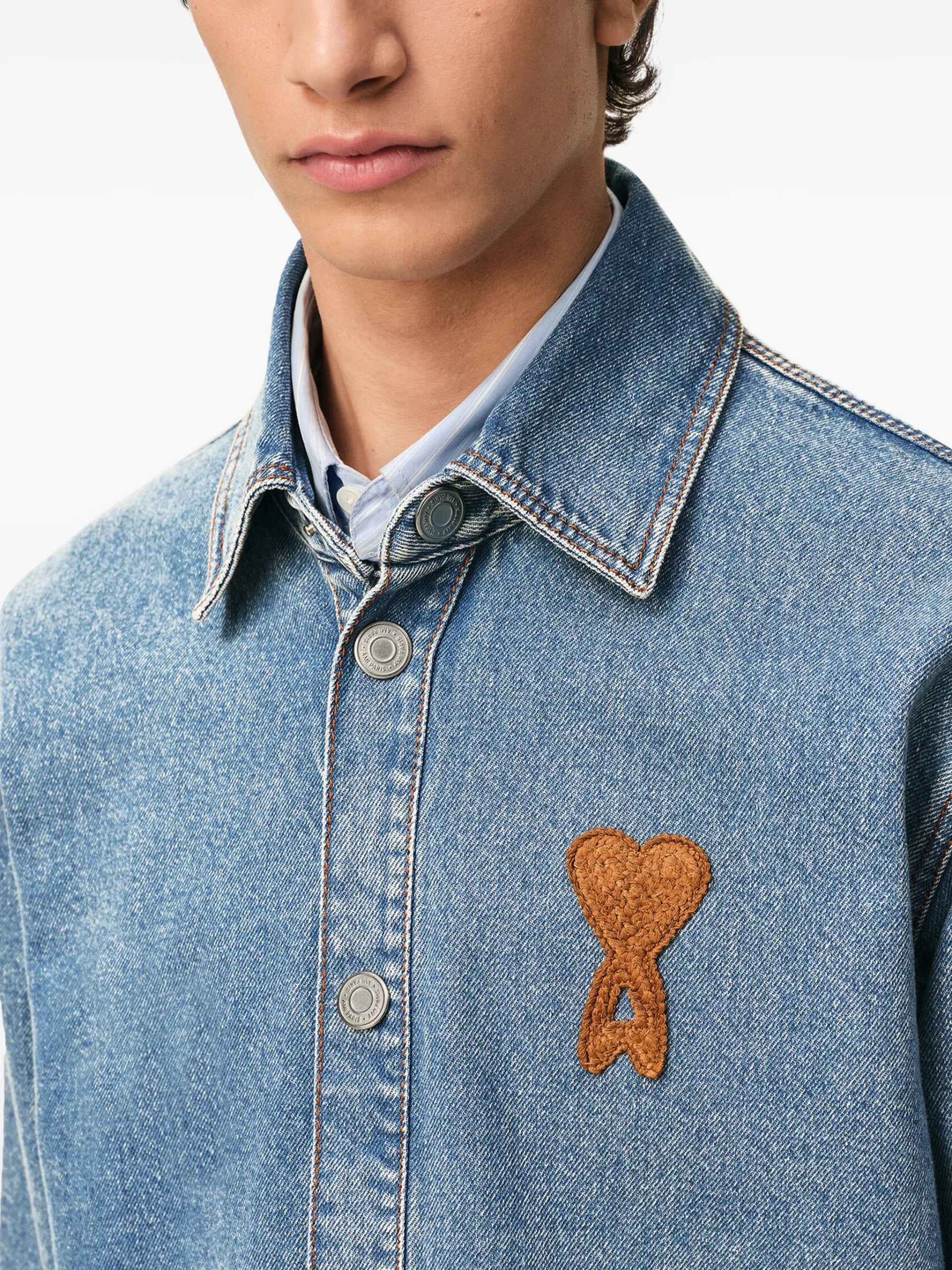 AMI Paris Ami De Coeur Denim Logo Overshirt E26UJK897DE0046 Vue 5