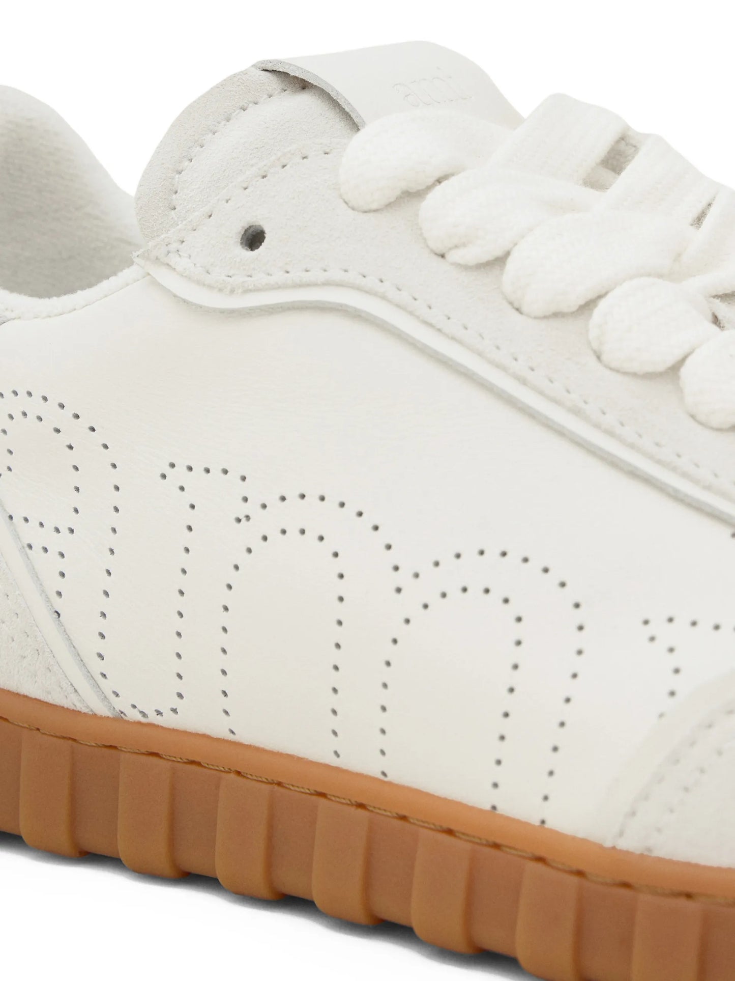 AMI Paris Step Perforated-logo Leather Sneakers E26USN508AL0126 Vue 4