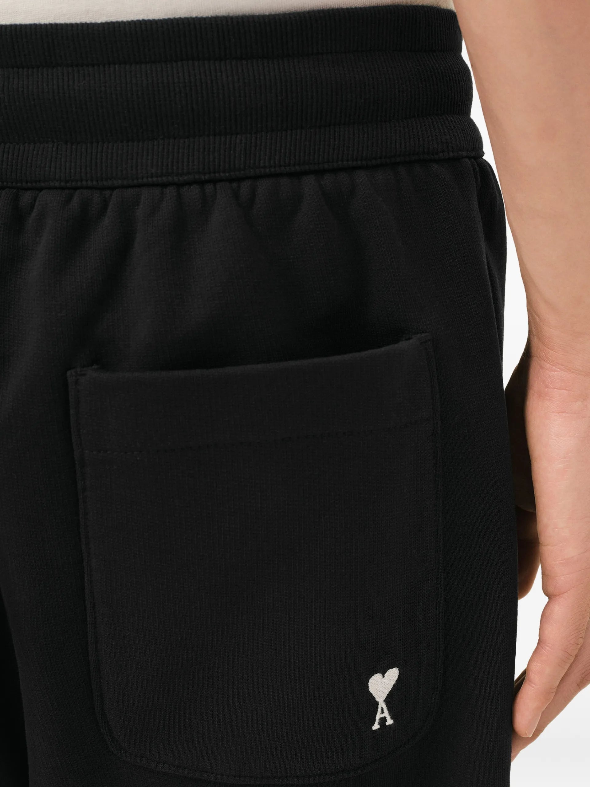 AMI Paris Ami De Coeur Track Shorts E26HSO825730 Vue 5