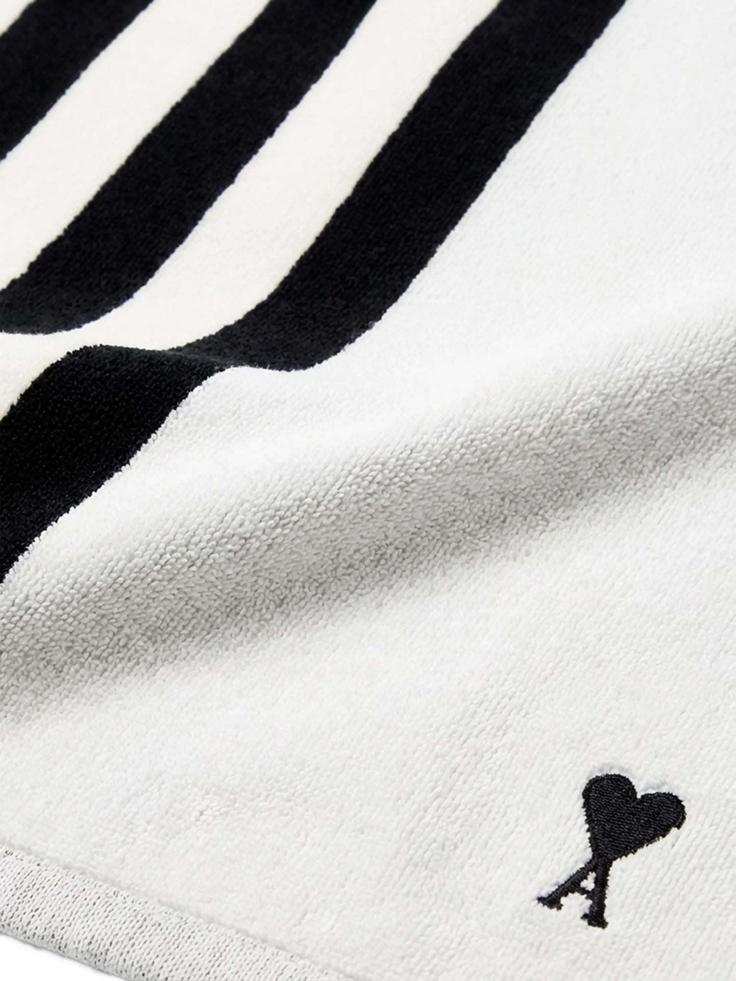 AMI Paris Striped Beach Towel UTW003AK0015 Vue 2