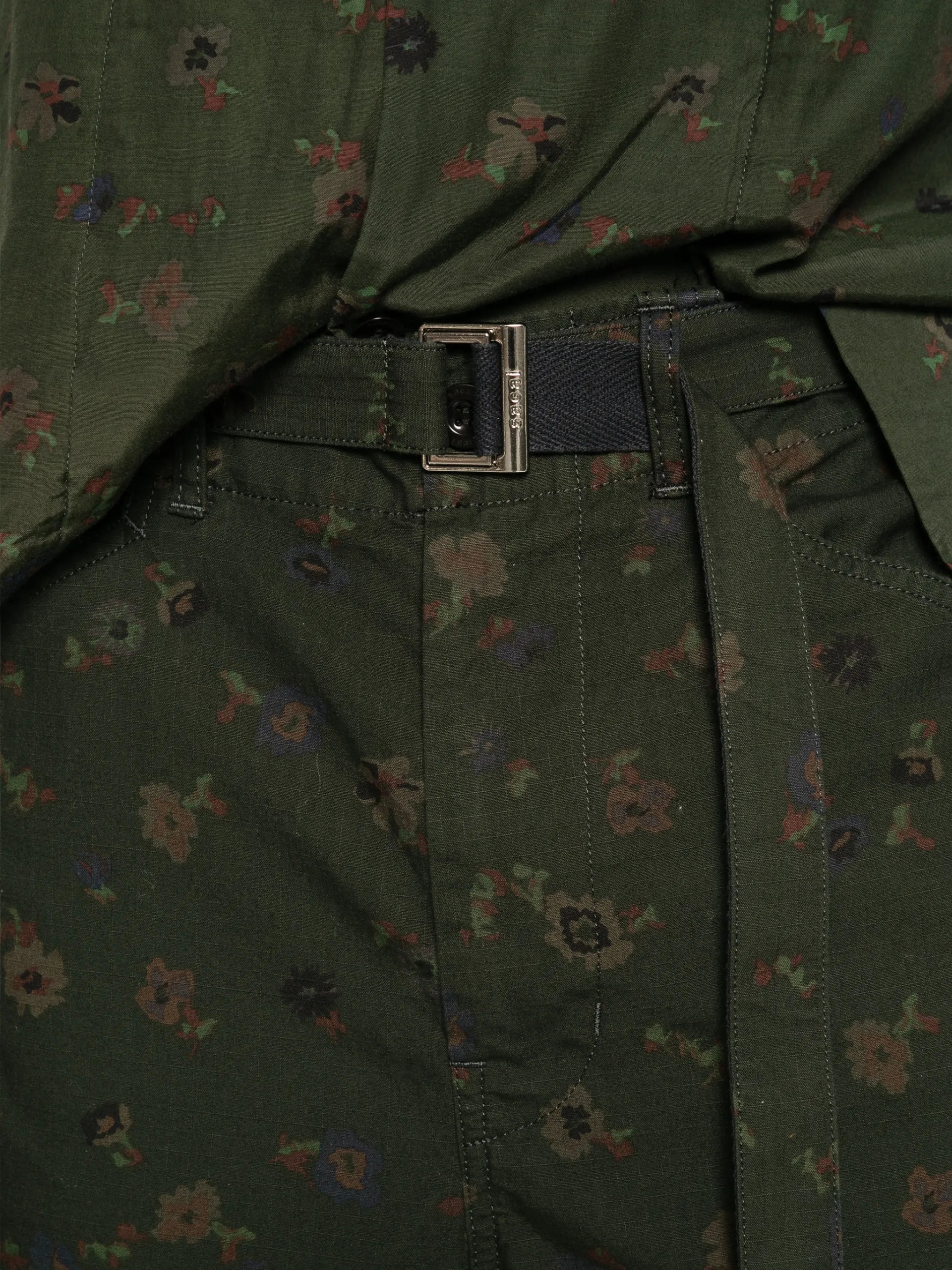 Sacai Floral-print Cargo Shorts 2603979M Vue 5