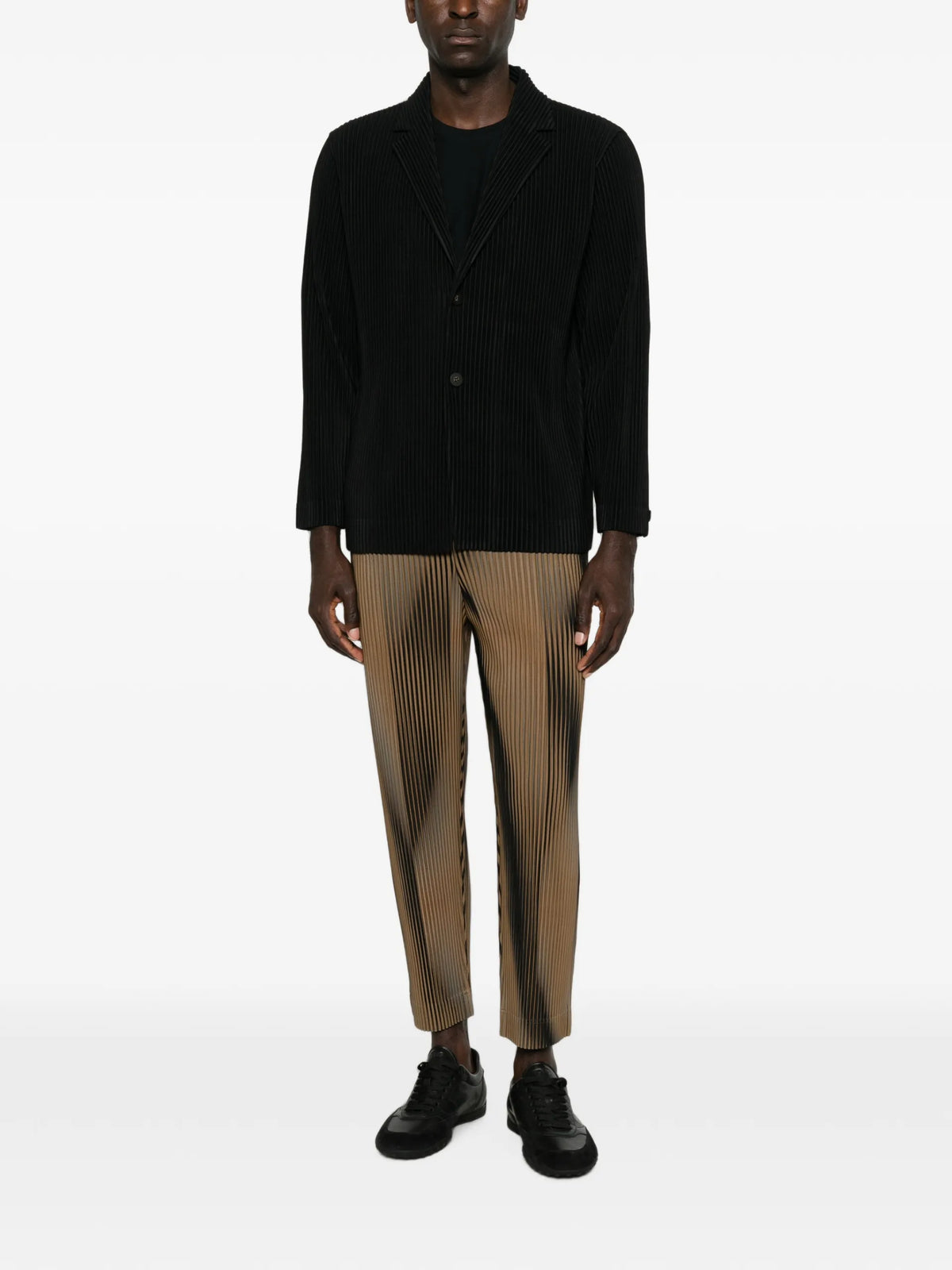 Homme Plissé Issey Miyake plissé-effect cropped trousers coloris Brown - vue 2