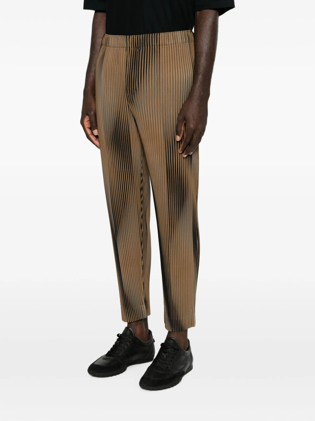Homme Plissé Issey Miyake plissé-effect cropped trousers coloris Brown - vue 3
