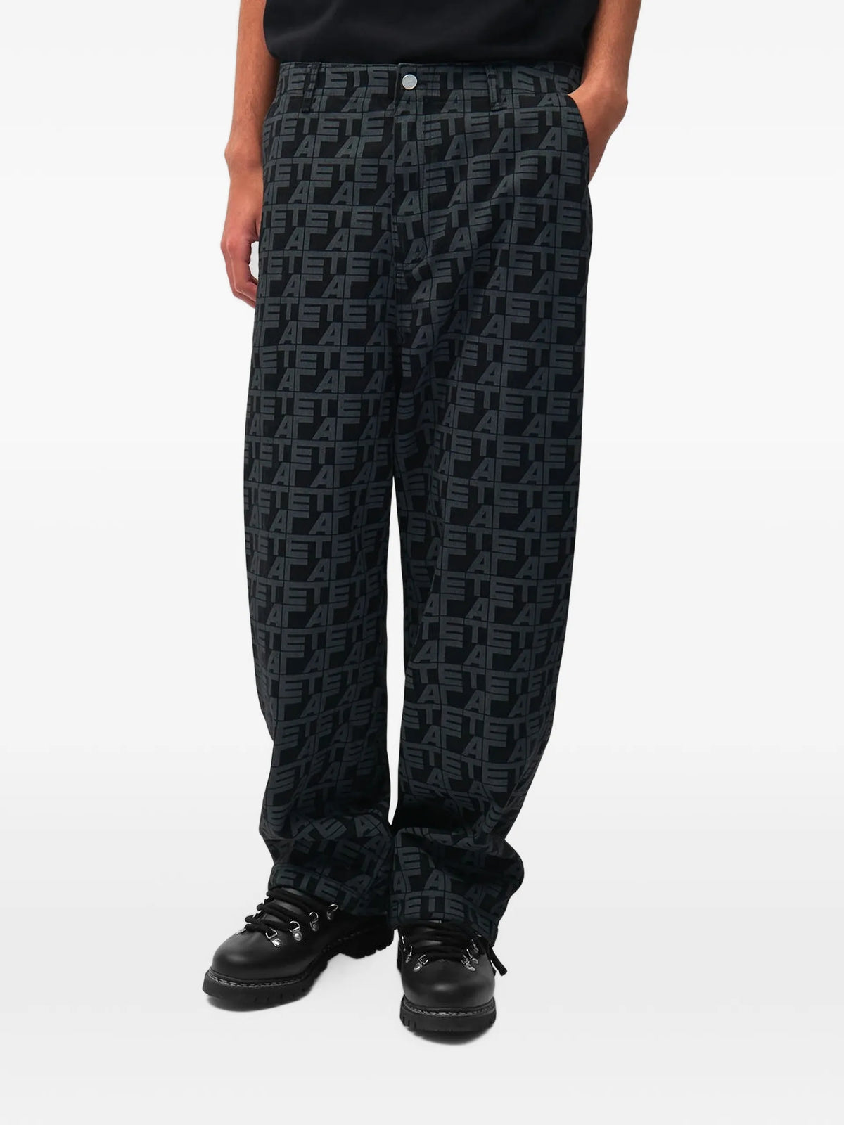 Arte Antwerp monogram-print jeans coloris Black